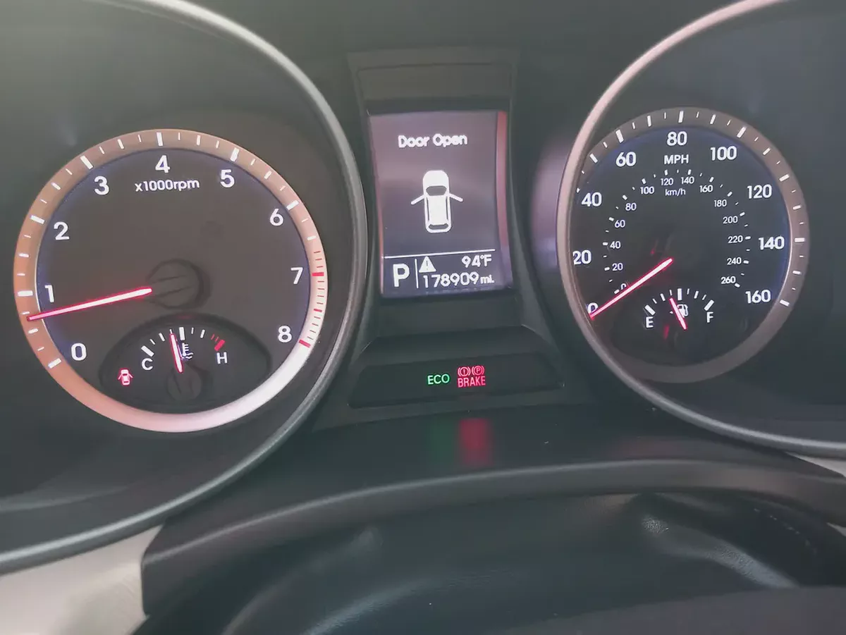 Hyundai Santafe 2013 Model perfect Condition Smoothly Drive Ready for Registration-18-18