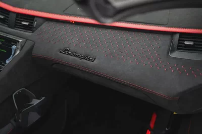2022 Lamborghini Aventador Ultimae-12
