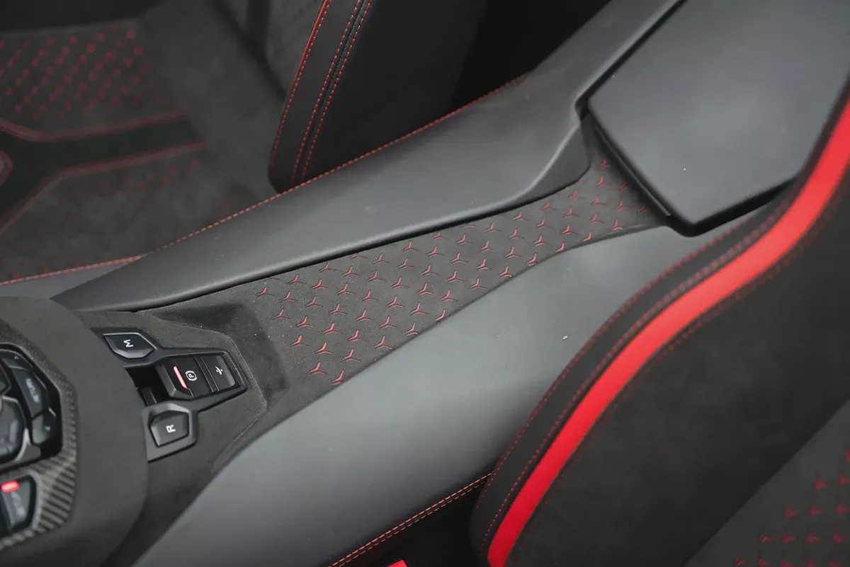 2022 Lamborghini Aventador Ultimae-11-11