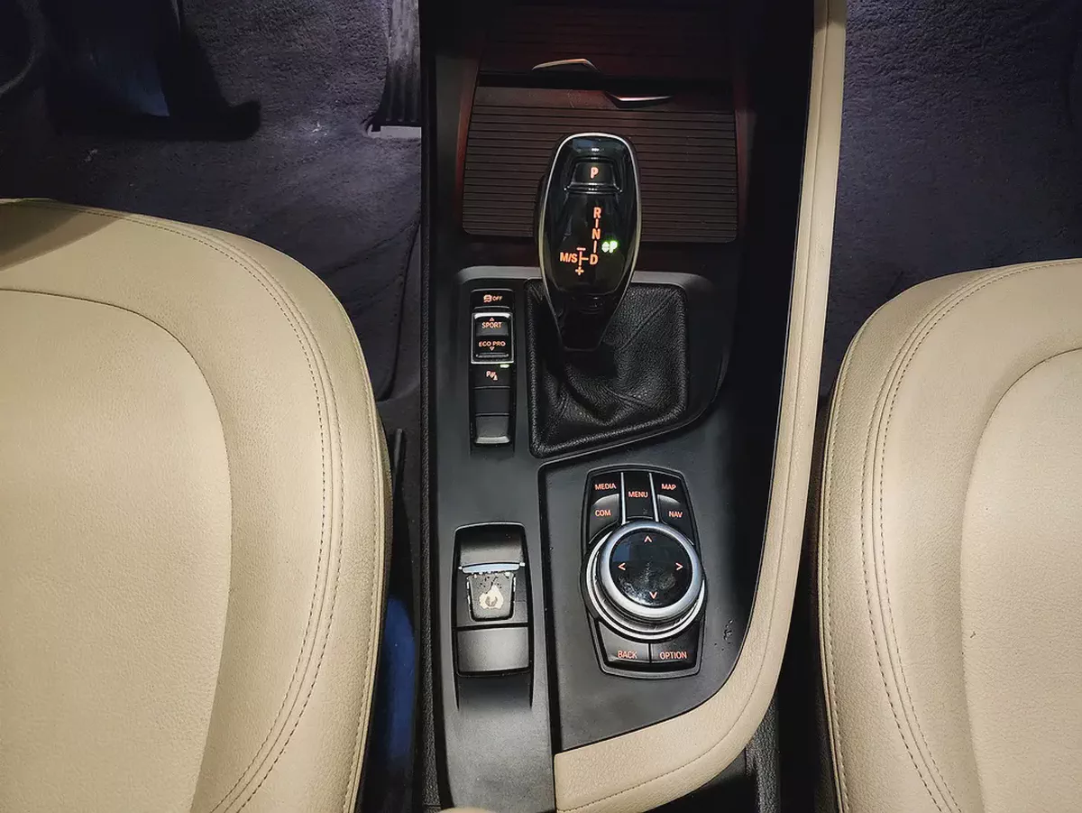 BMW X1 SDrive20i V4 2.0 2018 Model GCC Specs In Perfect Condition-16-16