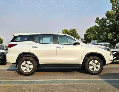 Toyota Fortuner 2.4L V4 DIESEL / MANUAL A.C / MID OPTION 4WD (CODE # FD24B)-1