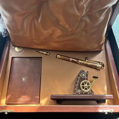 St DuPont limited edition fountain pen , Shoot the moon-0