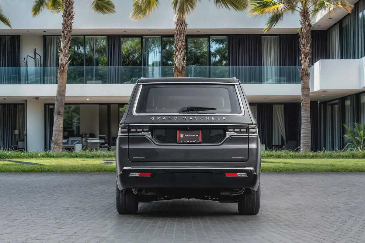 3,036 P.M |  Grand Wagoneer | 0% Downpayment | SERIES III | Full Jeep History-4-4