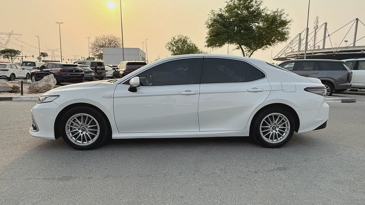 Toyata Camry LE Hybrid 2021 GCC specs, Free offers! Bank loan can be arranged!-4-4
