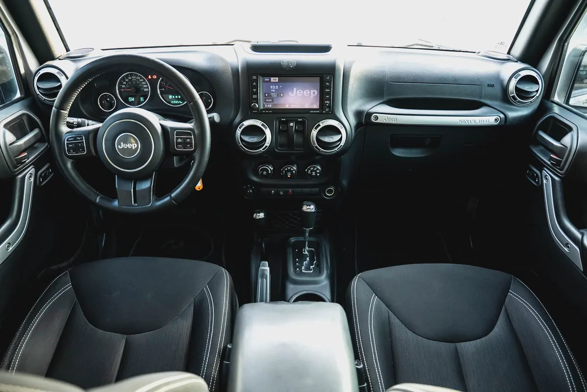Jeep Wrangler Sahara 3.6L V6 2016 GCC Low Mileage Partial Service History