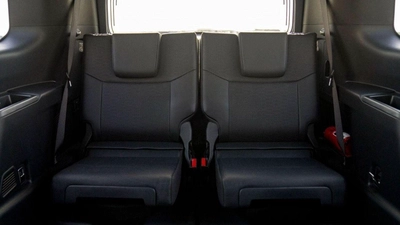Toyota Prado ADVENTURE TOYOTA PRADO 250 2.4P AT FIRST EDITION MY2024 – WHITE-17