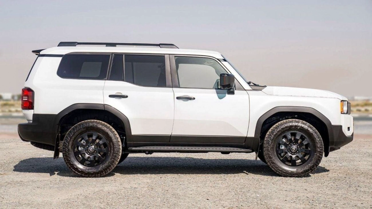 Toyota Prado ADVENTURE TOYOTA PRADO 250 2.4P AT FIRST EDITION MY2024 – WHITE