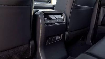 Toyota Prado ADVENTURE TOYOTA PRADO 250 WX 2.4P AT ADVENTURE – BLACK-16