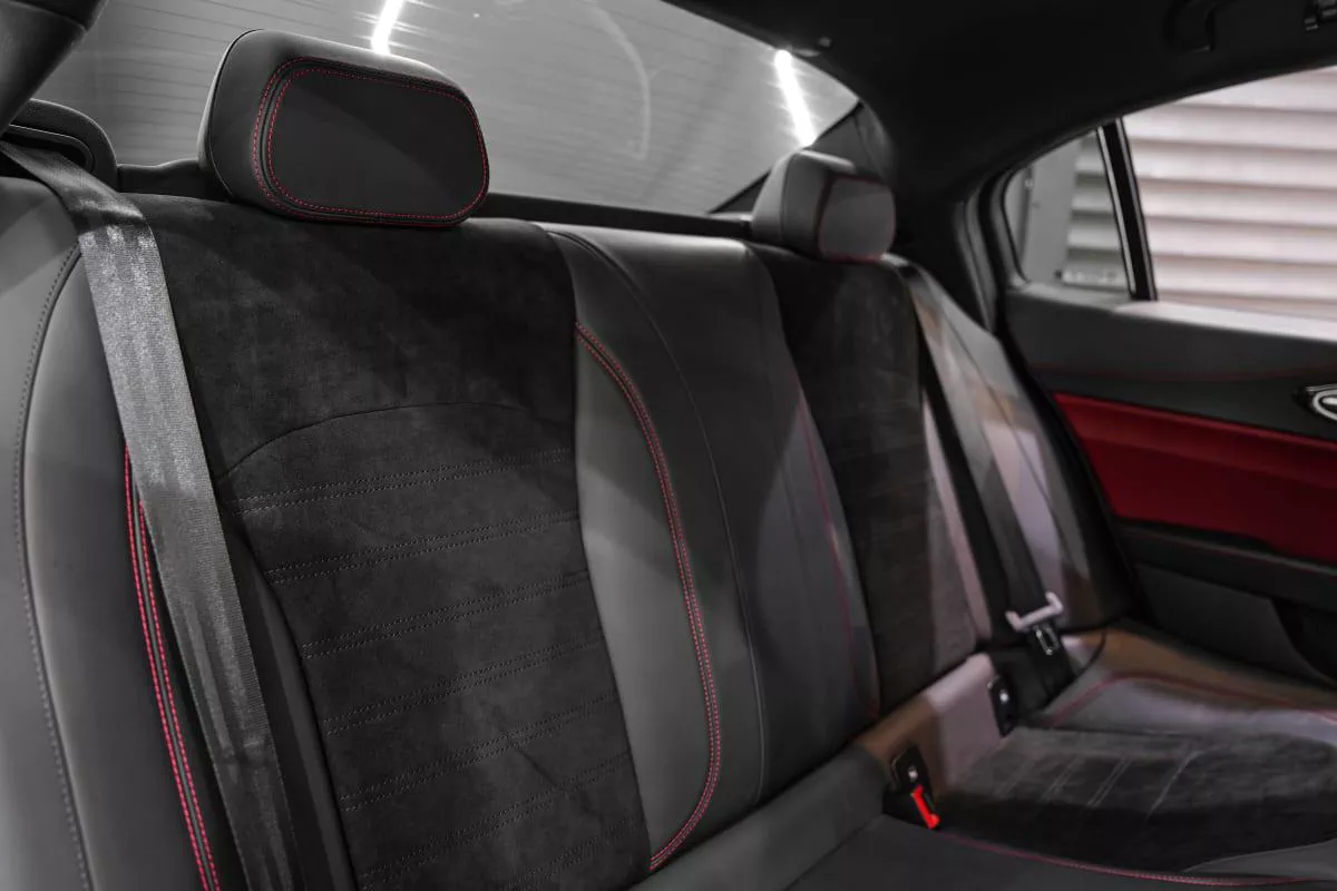 Alfa Romeo Giulia Quadrifoglio-6-6