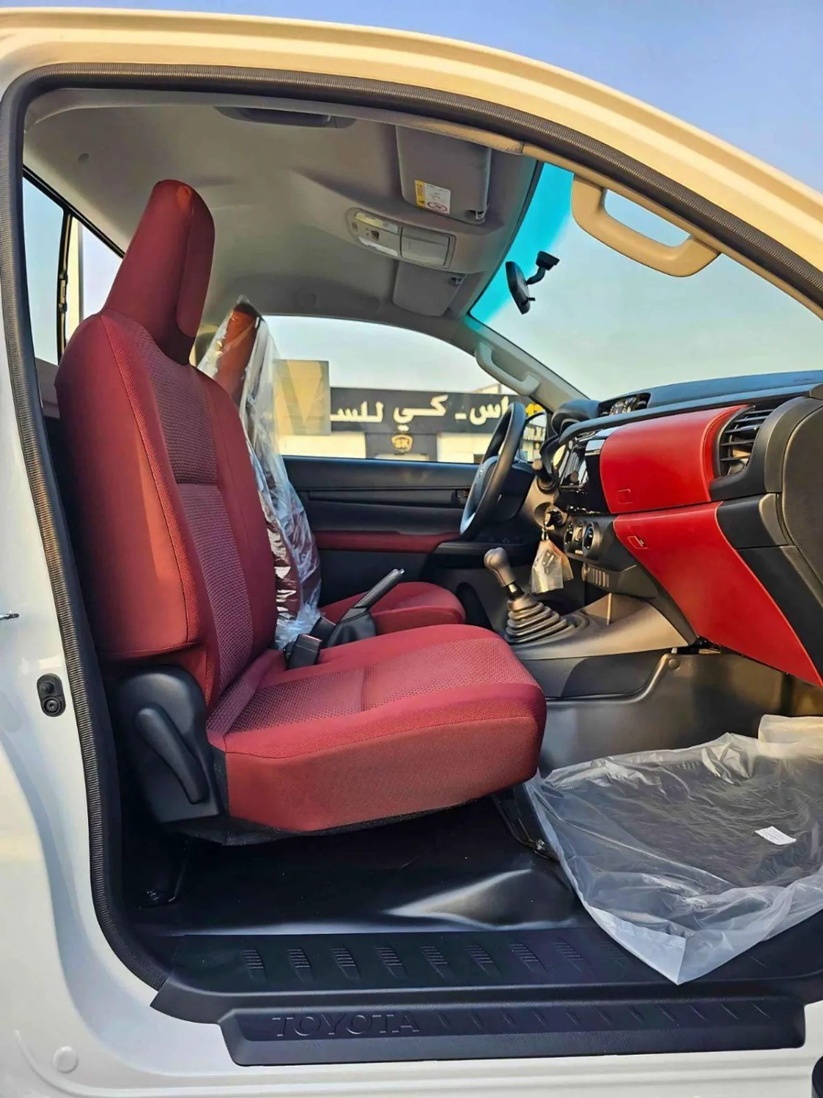 Toyota Hilux GLSG SINGLE CABIN || 2.7L PETROL M/T 4WD / DVD+CAMERA (CODE # GLS-G-SC)-7-0