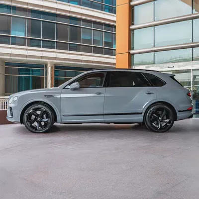 Bentley Bentayga EWB V8 2023  DONE ONLY 300KM-1