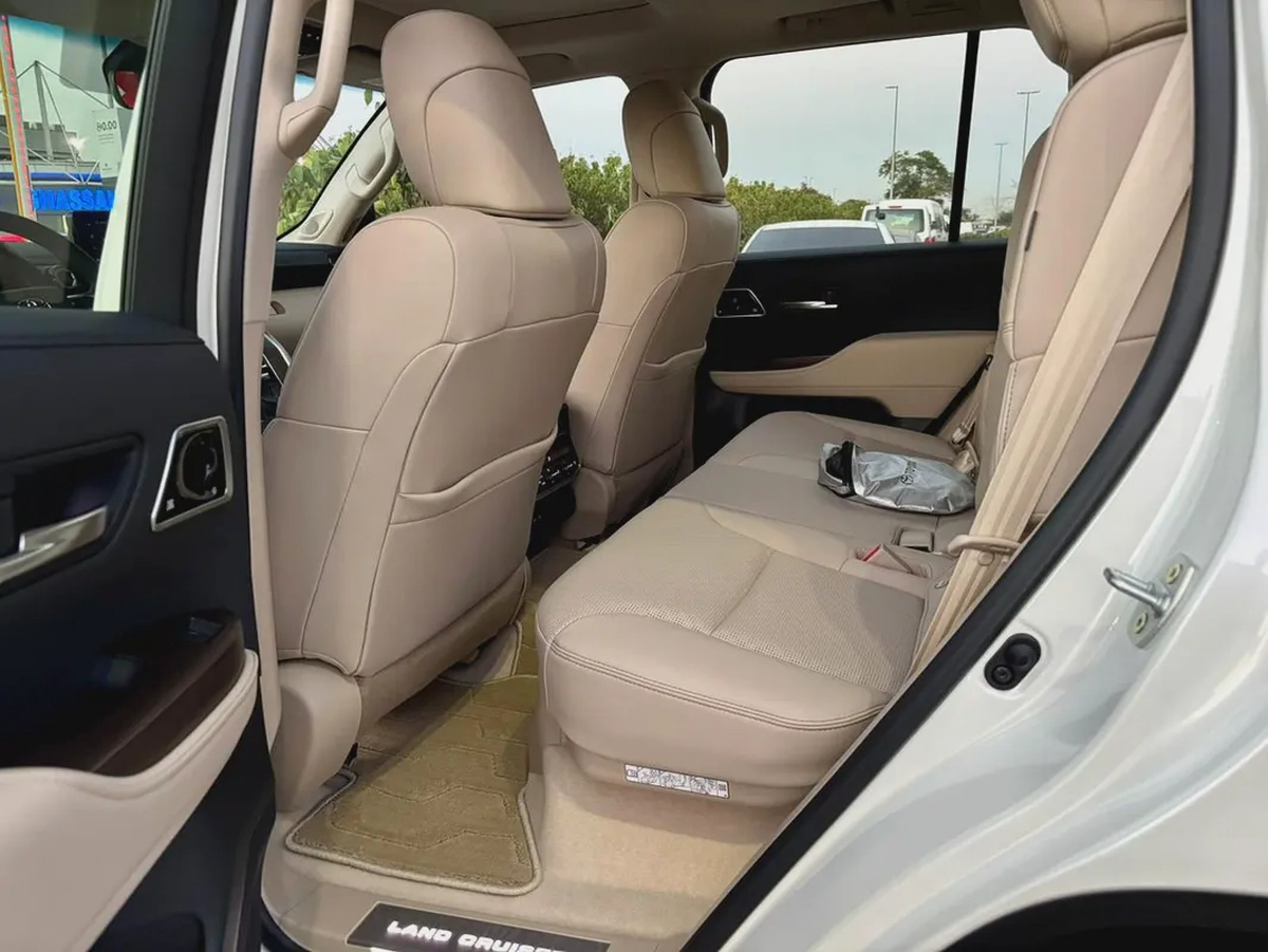2026 Toyota Land Cruiser VXR 4.0L GCC Specs-12-12