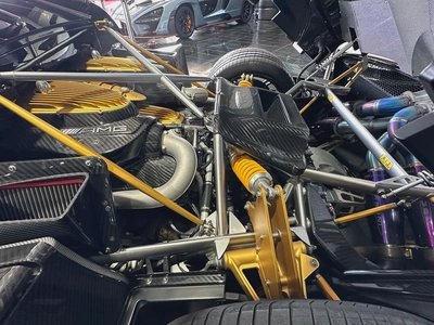 Pagani Huayra, GCC, 1 of 100 in the world, amazing specs, beautiful color combination, New tyres.-9