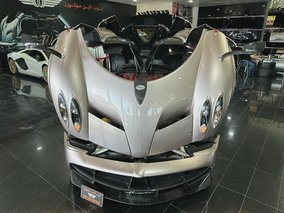 Pagani Huayra, GCC, 1 of 100 in the world, amazing specs, beautiful color combination, New tyres.-4