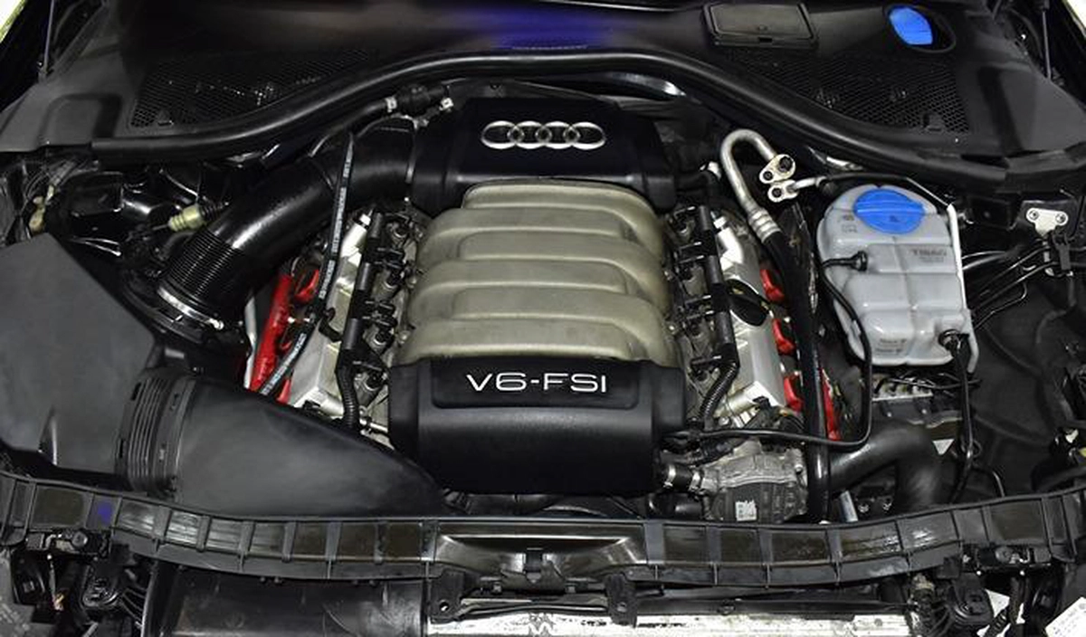 Audi A6 35FSi Quattro ( 2016 Model ) in Black Color GCC Specs-8-8