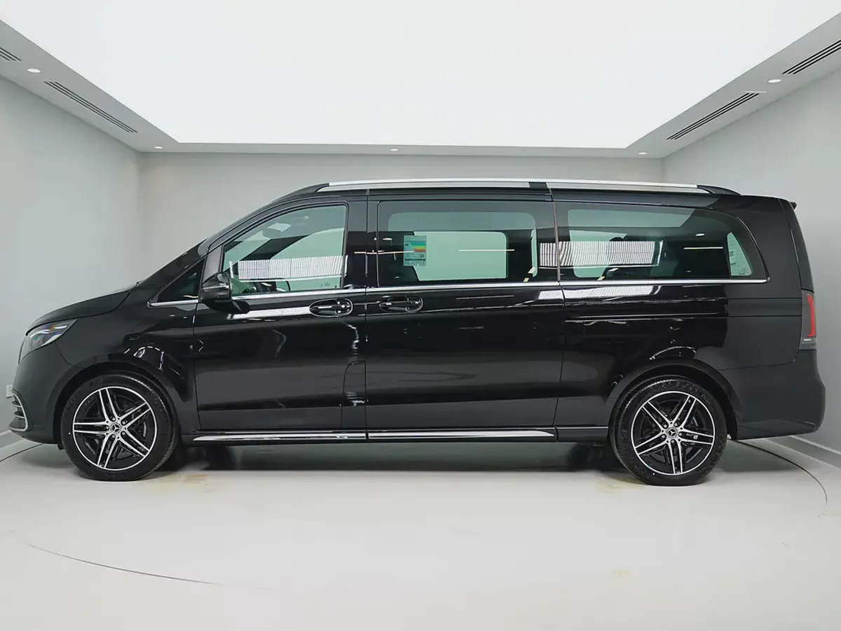 Dealer WARRANTY | GCC SPECS | 2026 Mercedes-Benz V300 AMG Line-2-2