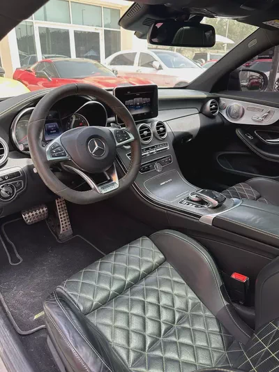 MERCEDES BENZ AMG C63s Gcc 2017 Edition 1 Original paint  4 buttons full option Full carbon fibre-5