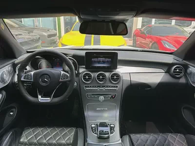 MERCEDES BENZ AMG C63s Gcc 2017 Edition 1 Original paint  4 buttons full option Full carbon fibre-6