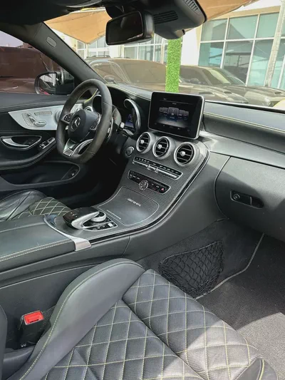 MERCEDES BENZ AMG C63s Gcc 2017 Edition 1 Original paint  4 buttons full option Full carbon fibre-8