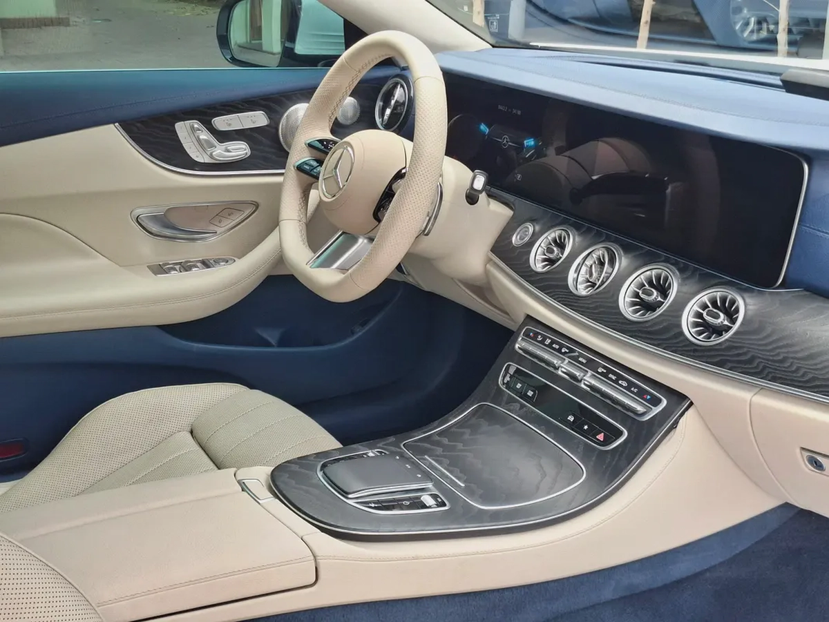 2023 Mercedes-Benz E 300 4MATIC - Korean Specs --12-12