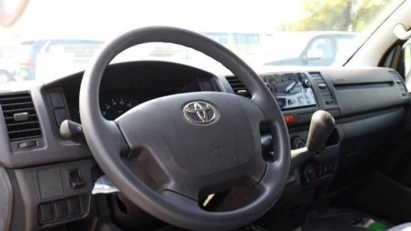 Toyota Hiace Toyota hiace 2.5L MY2025 diesel standard roof for export only