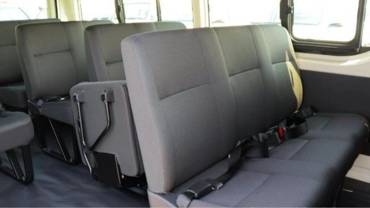 Toyota Hiace Toyota hiace 2.5L MY2025 diesel standard roof for export only-13-13