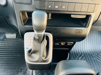 Hyundai Staria 11 seat-7