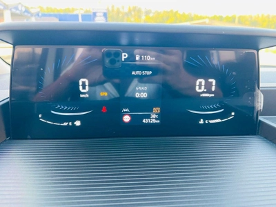 Hyundai Staria 11 seat-13