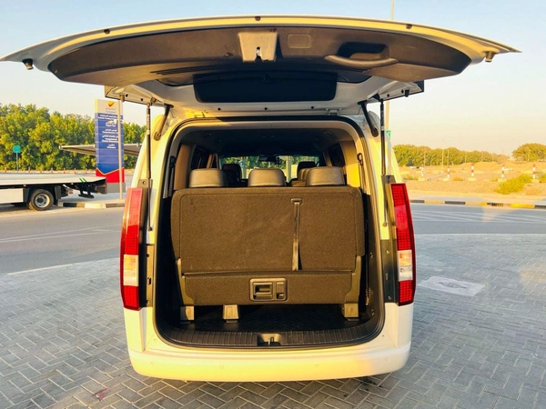 Hyundai Staria 11 seat