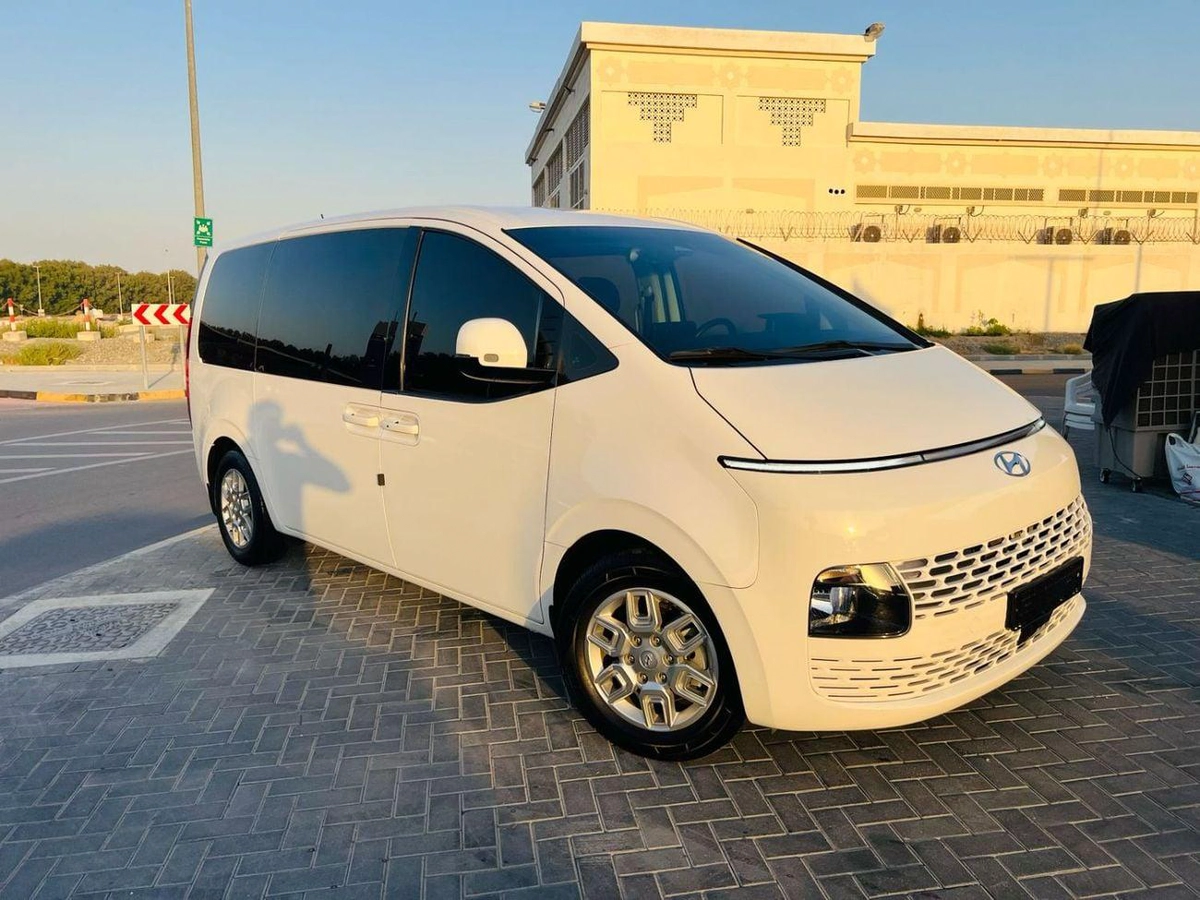 Hyundai Staria 11 seat-8-8