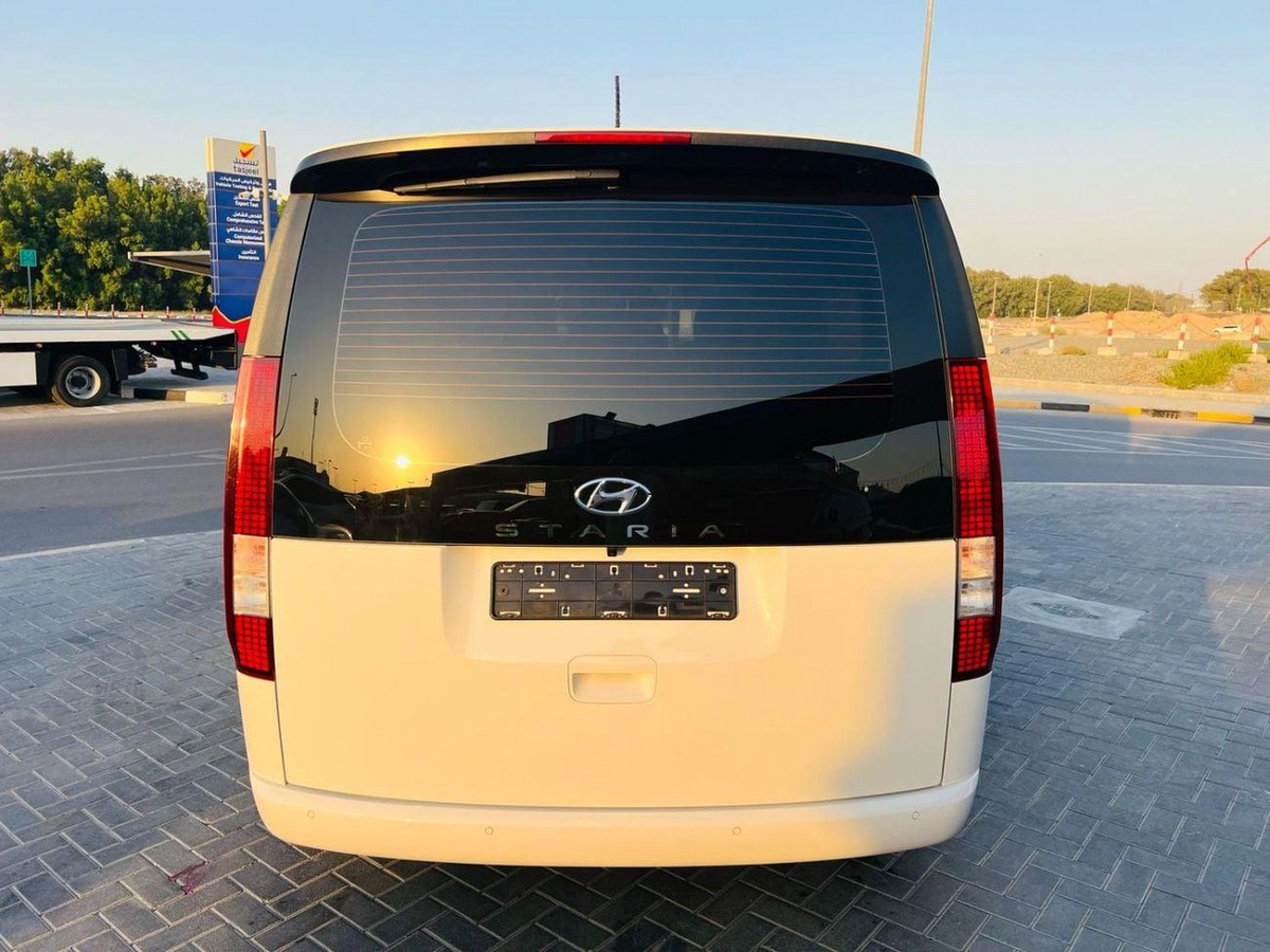 Hyundai Staria 11 seat-11-11