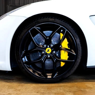 Ferrari GTC4Lusso V12 - 2017 - GCC Specs - Pristine Condition-9