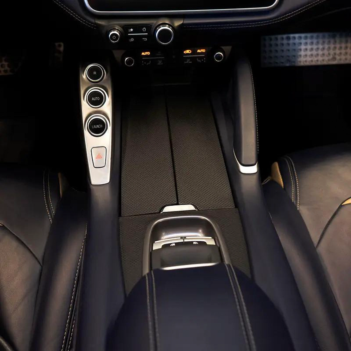 Ferrari GTC4Lusso V12 - 2017 - GCC Specs - Pristine Condition-15-15