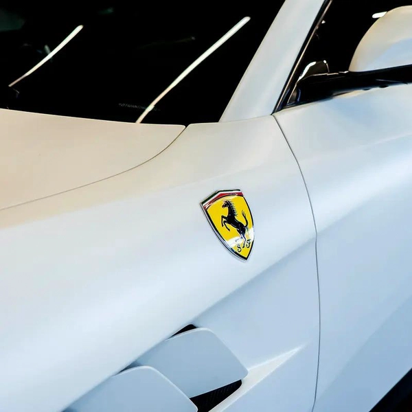 Ferrari GTC4Lusso V12 - 2017 - GCC Specs - Pristine Condition