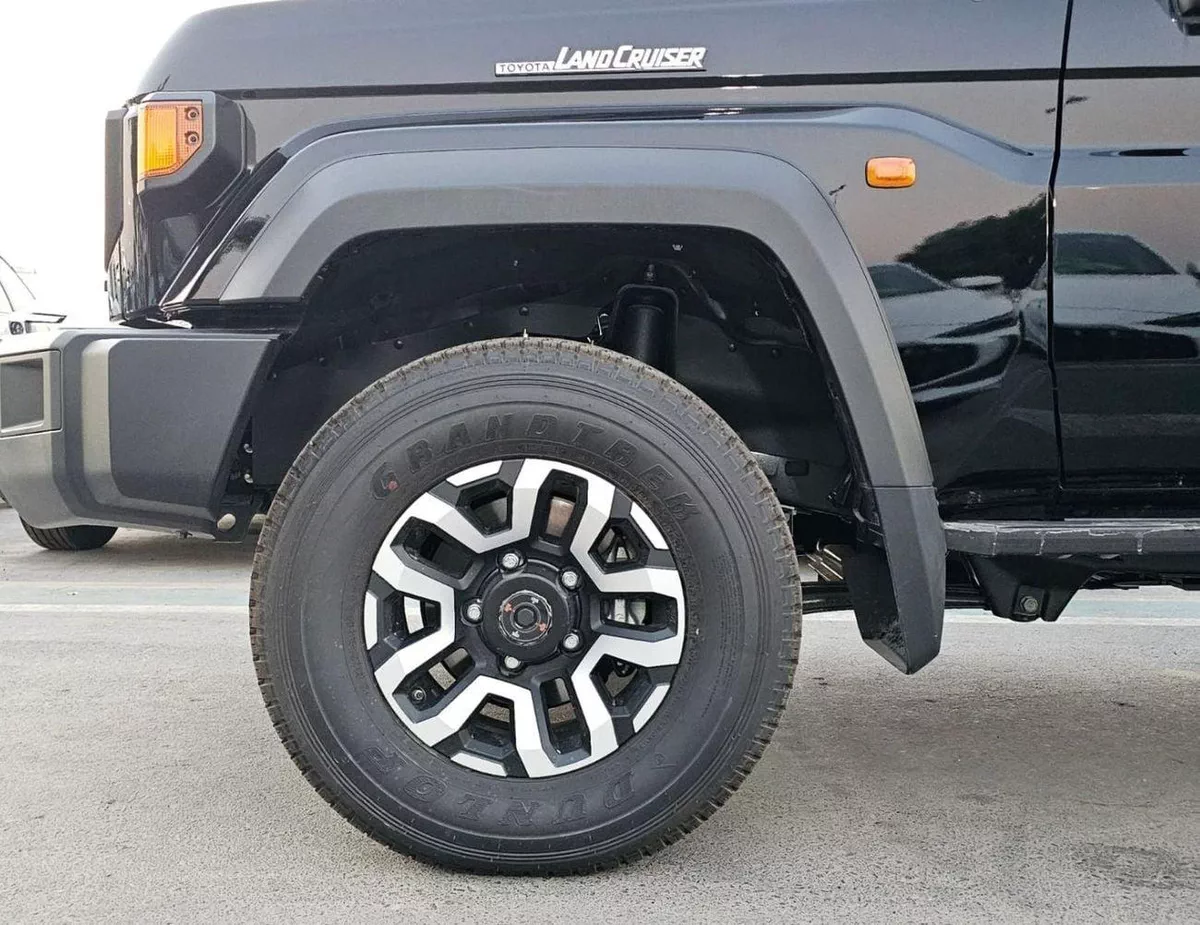 Toyota Land Cruiser 70 LC76 LX HARDTOP 5DOOR || 4.0L PETOL A/T 4WD | RADAR | DIFF-LOCK | FULL OPTION (CODE # 76PAFRE)-11-0