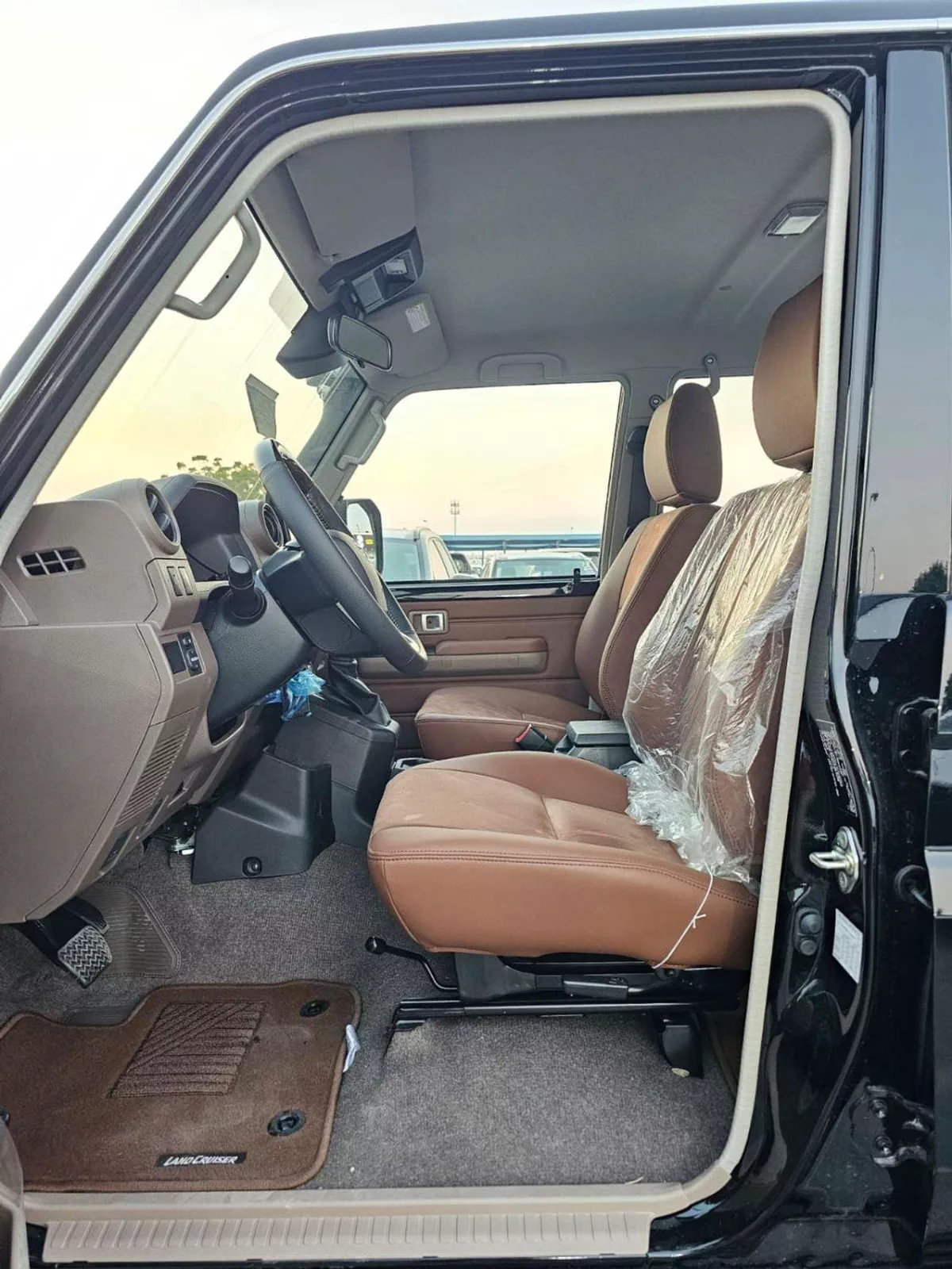 Toyota Land Cruiser 70 LC76 LX HARDTOP 5DOOR || 4.0L PETOL A/T 4WD | RADAR | DIFF-LOCK | FULL OPTION (CODE # 76PAFRE)-12-0