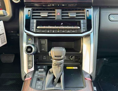 Toyota Land Cruiser GXR 3.3L DIESEL || LEATHER WITH PWR SEATS | RADAR | FRONT CAMER |  BIG DVD | JBL SPEAKERS (CODE # LCDGXR-18