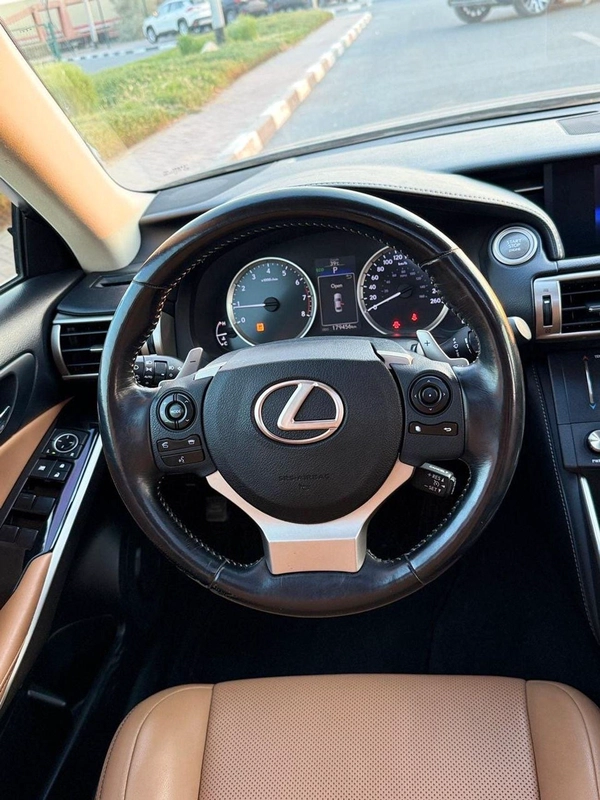 Lexus IS300 AWD (NON GCC) AWD