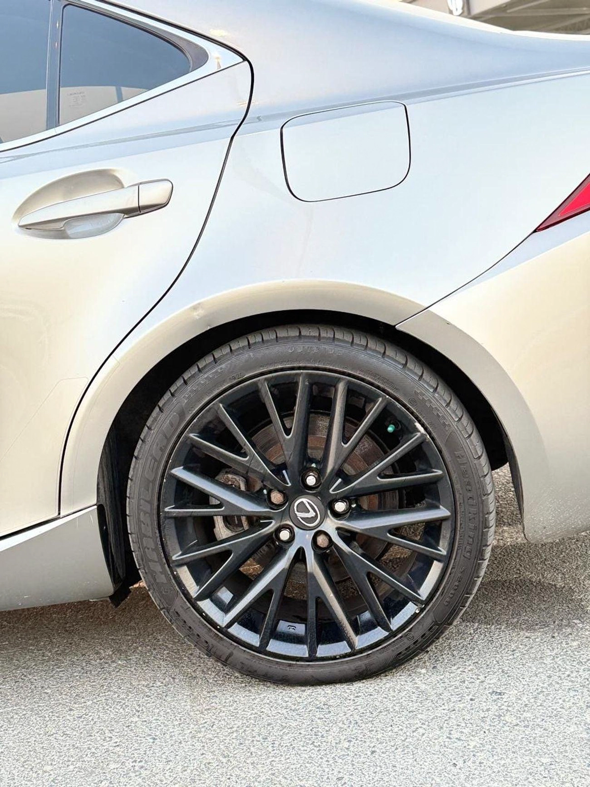 Lexus IS300 AWD (NON GCC) AWD-7-7
