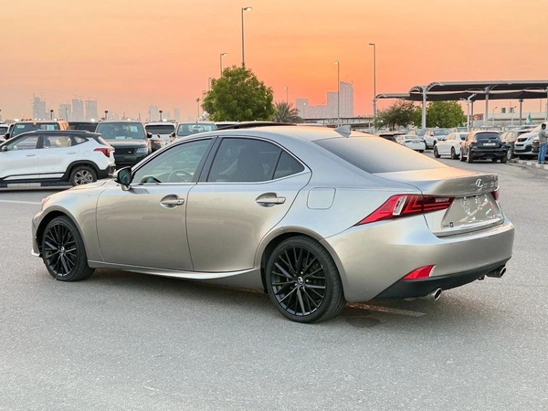 Lexus IS300 AWD (NON GCC) AWD