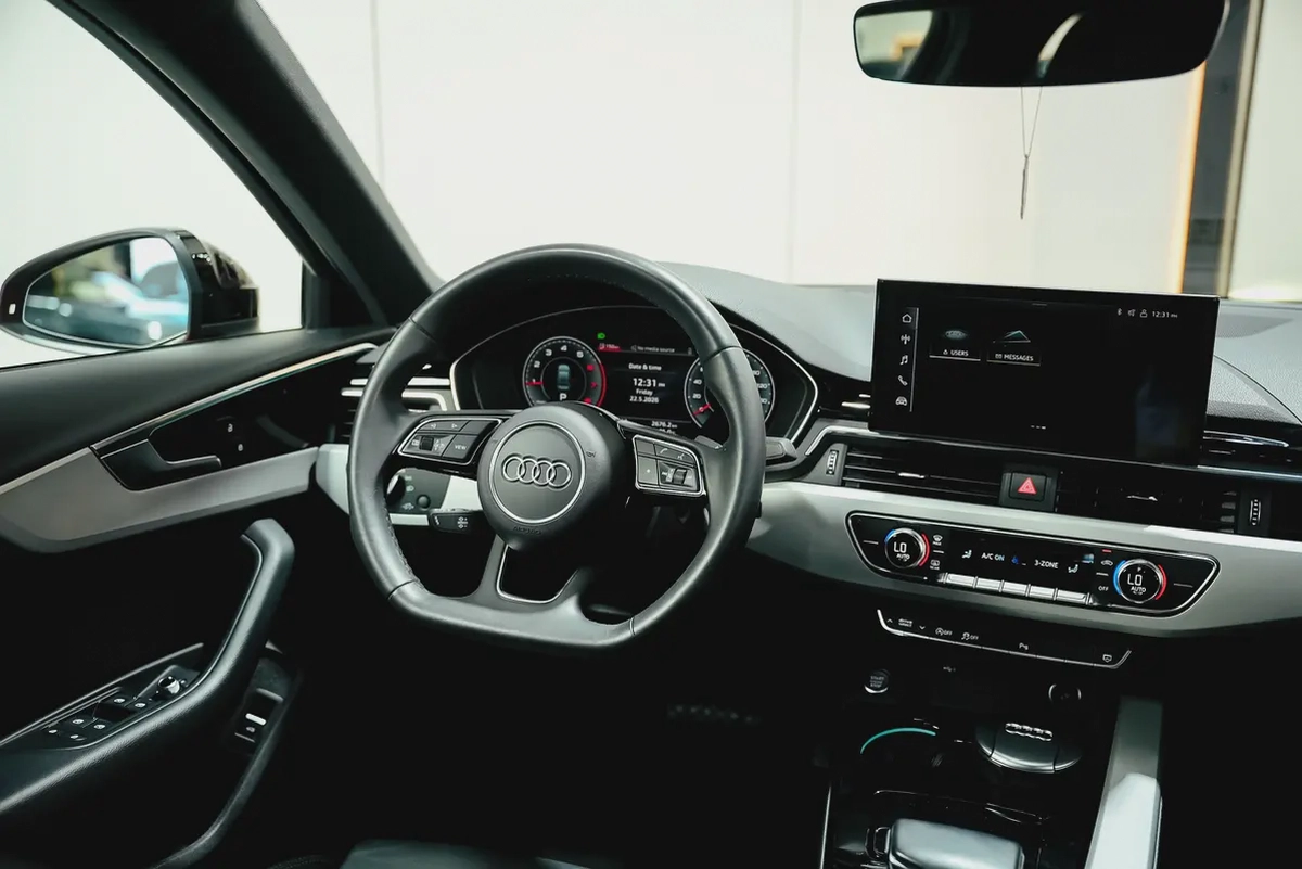 Audi A4 35 TFSI S-line 2023 | GCC Specs | Warranty | Pristine Condition-12-12
