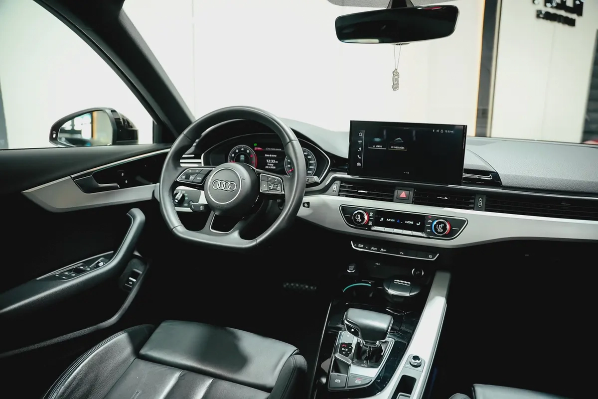 Audi A4 35 TFSI S-line 2023 | GCC Specs | Warranty | Pristine Condition-13-13