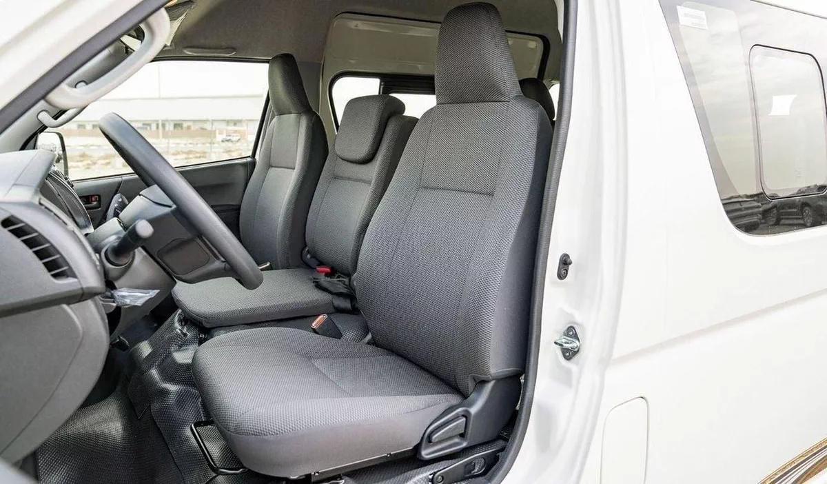 Toyota Hiace GL (LHD) TOYOTA HIACE HR 2.7P MT 16 SEATER MY2025 – WHITE-13-0