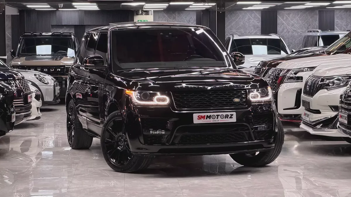 Land Rover Range Rover HSE 2017 | GCC Specs | Pristine Condition-1-1