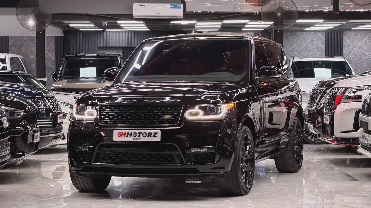 Land Rover Range Rover HSE 2017 | GCC Specs | Pristine Condition-4-4