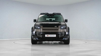 UAEs Very Best Example | 2 Years Free Servicing | AED 3,980 Per Month | P400 First Edition 7 Seater-9