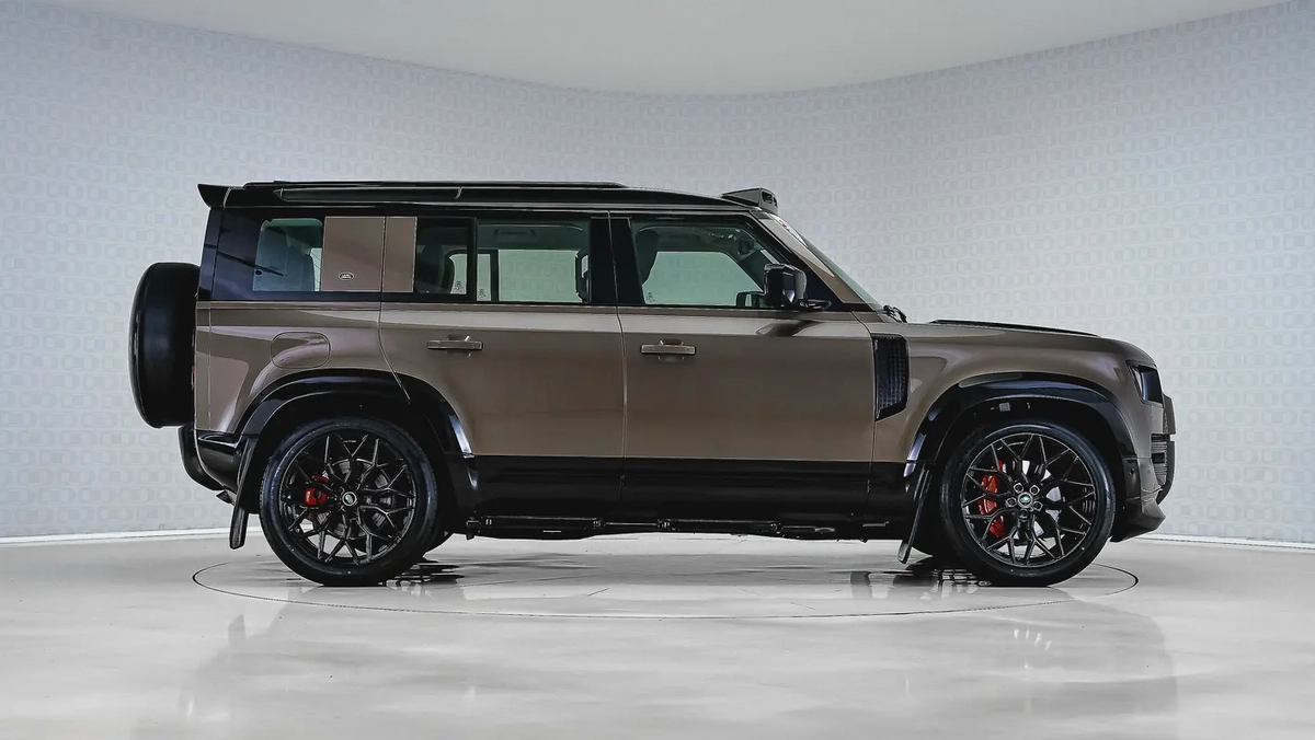 UAEs Very Best Example | 2 Years Free Servicing | AED 3,980 Per Month | P400 First Edition 7 Seater-3-3