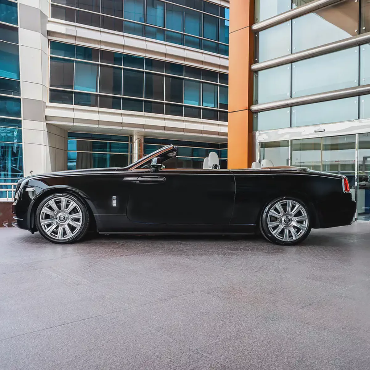 Rolls-Royce Dawn  2017  Pristine Condition-9-9