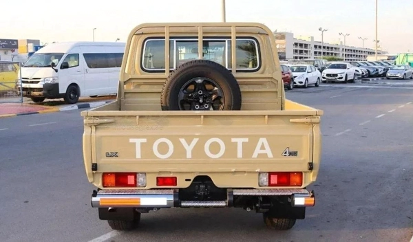 Toyota Land Cruiser Pick Up Toyota Land Cruiser Pick Up LC79 DC, 2.8L Turbo Diesel 4WD AT