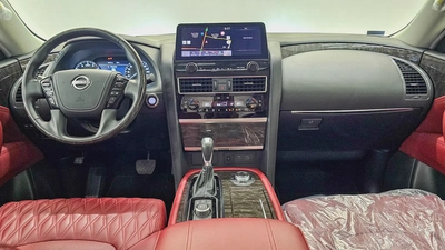 NISSAN - PATROL - LE PLATINUM - V 8 - 2024 MODEL - GCC SPECS - 18000KM - GREY COLOR-1